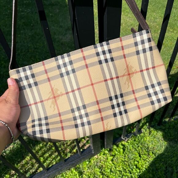Burberry Signature Plaid Leather Shoulder Bag - Picture 3 of 6
